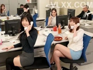 Quá khứ đen tối của nữ tiếp viên hàng không có đôi chân dài